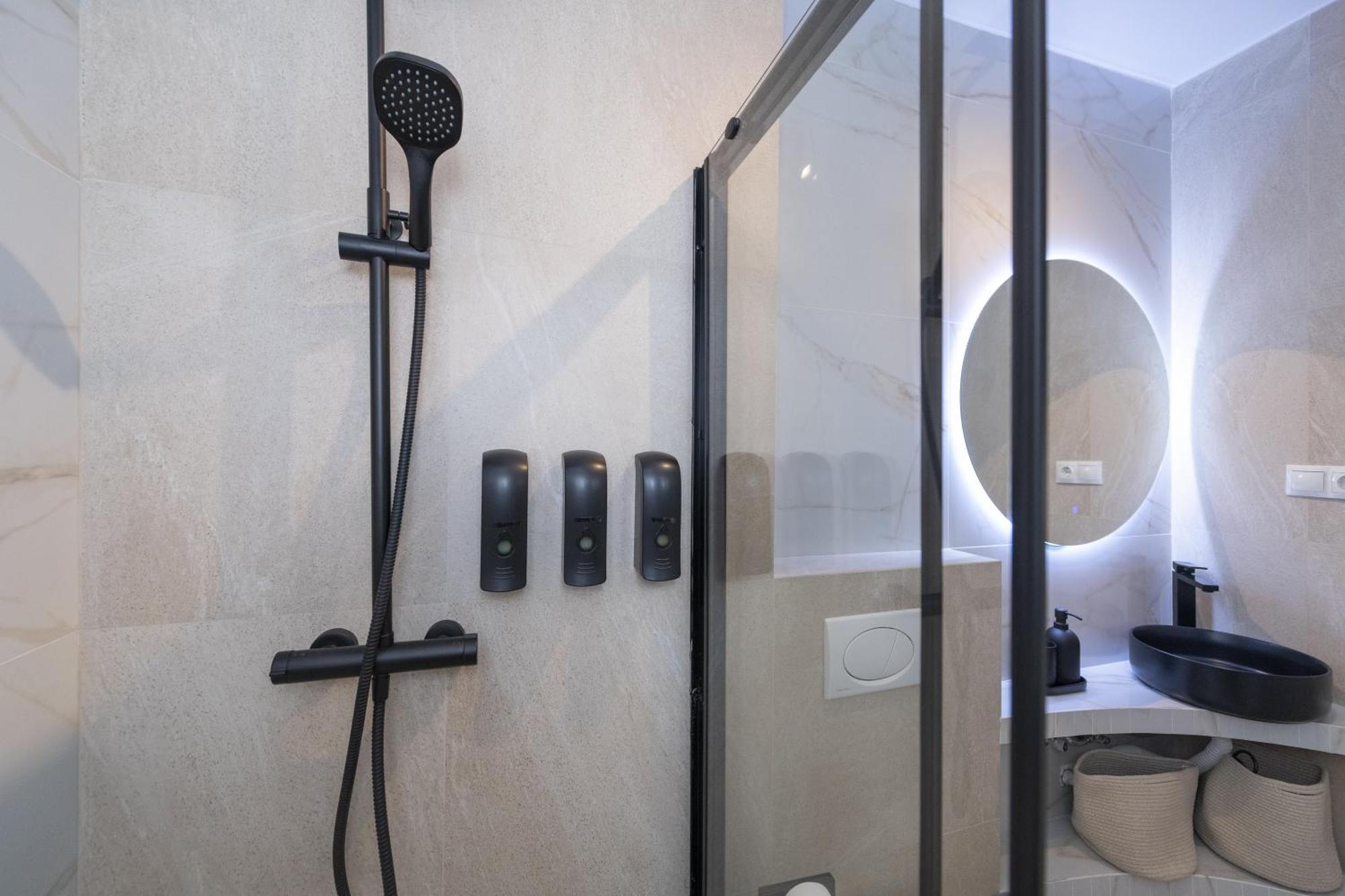 Malaga Boutique Luxury Jacuzzi - By N&N Luxe Properties — Fotos 2